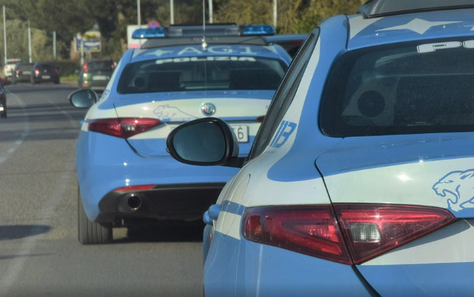 polizia 7852072